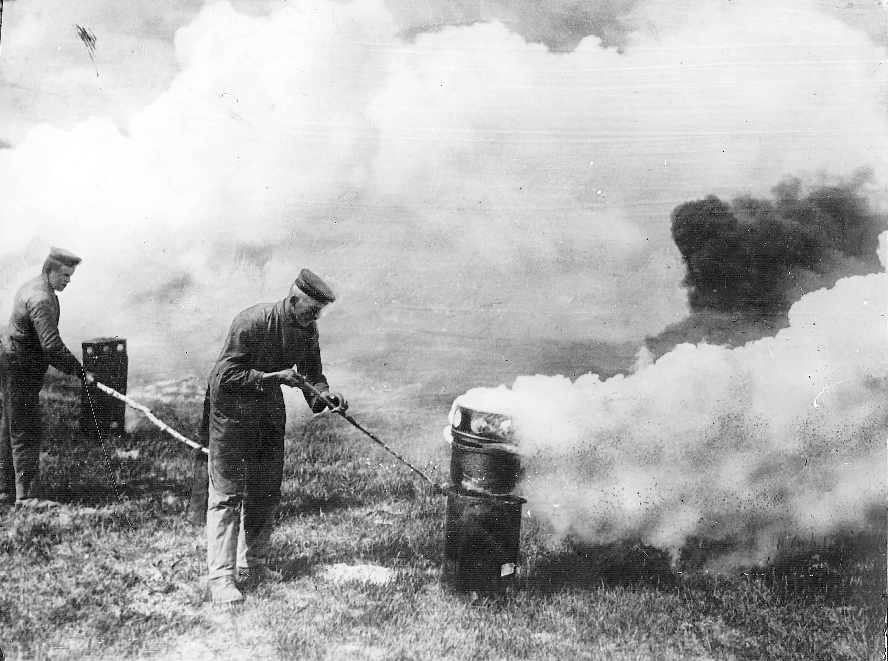 Горчичный газ отрава. Хим оружие в первой мировой войне. Хим оружие первой мировой фосген.