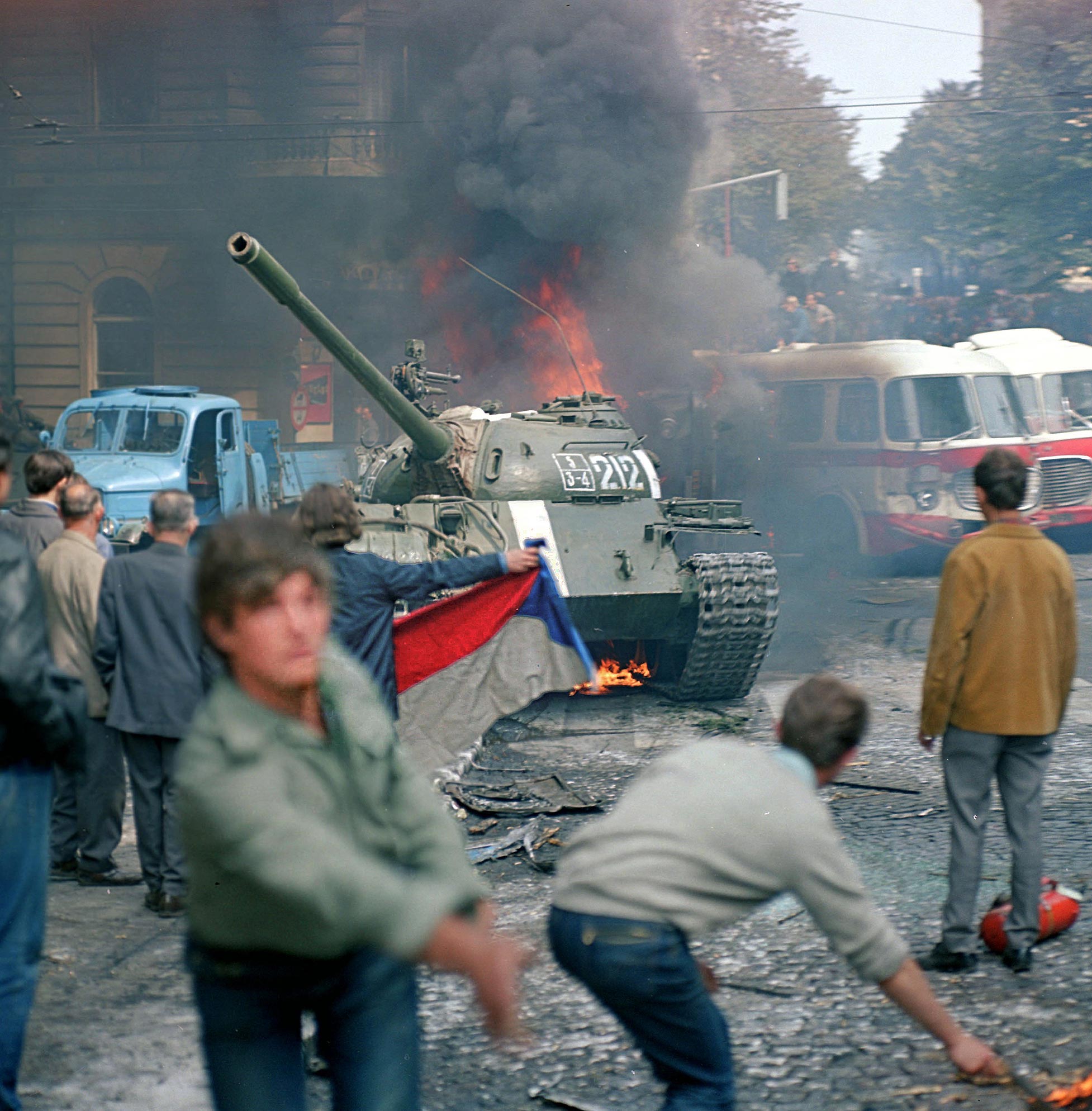 Чехословакия 1968. 1968 Чехословакия Пражская Весна. Советские войска в Праге Чехословакия 1968. Операция Дунай 1968. Операция Дунай Чехословакия 1968 г.